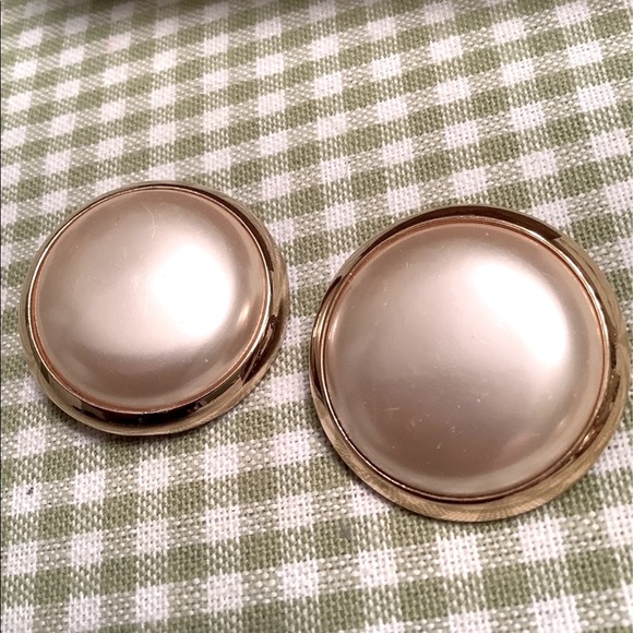 Bundle of 3 Vintage Pearl Earrings - Picture 3 of 5
